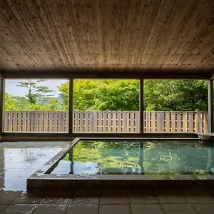 Retreat Foere Hotel
